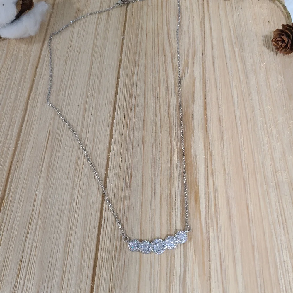 🌟🌟NEW🌟🌟GLAMOROUS!! Genuine 5 Round CZ 1 Carat  Necklace in SILVER 🌟🌟 - Picture 3 of 15
